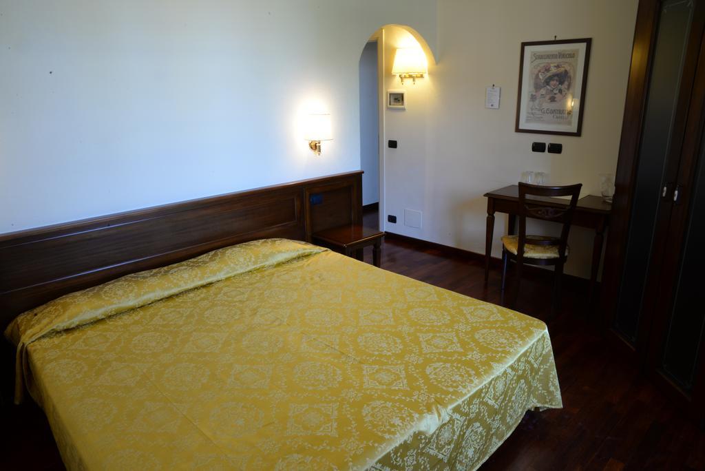 Villa Chiara Hotel カネッリ 部屋 写真